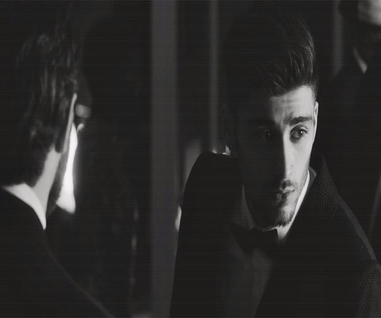 — c̮r̮u̮e̮l̮♥̷ǝɔuǝʇsᴉxǝ.; *intră în casă lăsând ușa să se închidă în urma lui și înaintează spre - you got a fetish for my love - ep 01