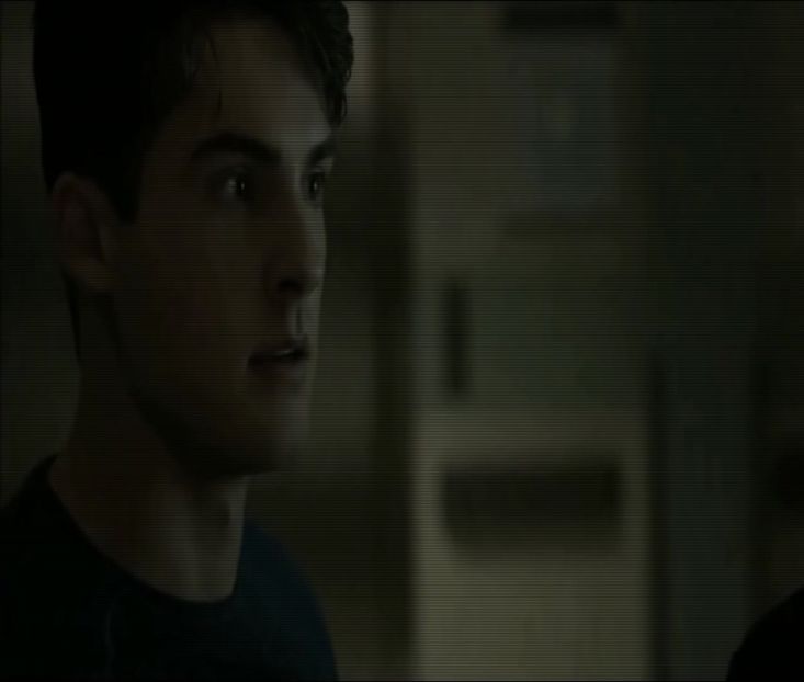 ♡ ∞┇; [#se uită în jos la degetul ei pe pieptul lui apoi la ea . da ,în special pe mine [#zâmbește. - epis x 02 - can you keep it?