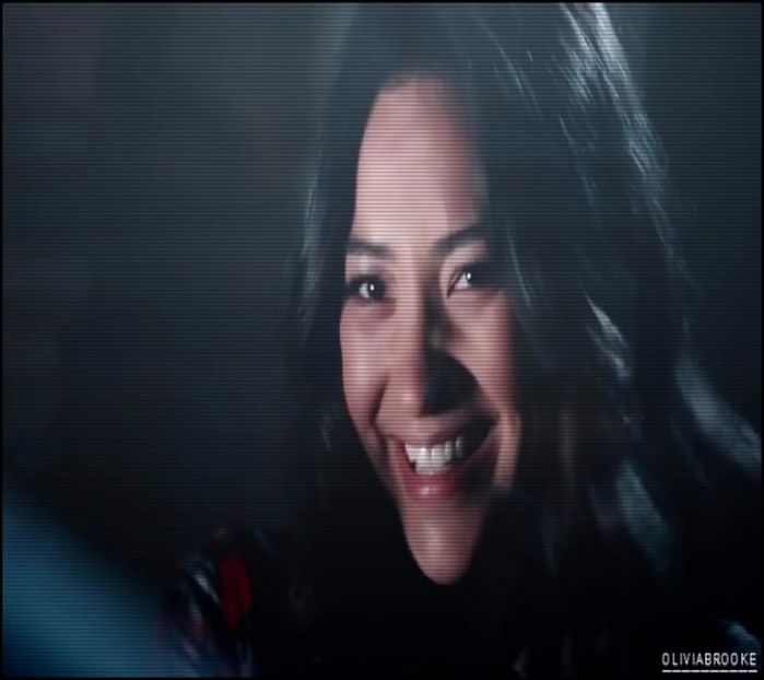 ». era de așteptat #râde, ridicând ușor din umeri. eram mai apropiate atunci.. poate din - epis x 02 - can you keep it?