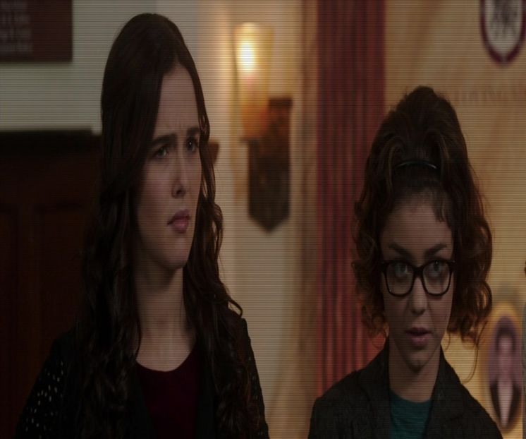 — ❞Nici măcar mie? Eu nici nu îi mai cunosc pe majoritatea.❞ Mă apropii încet de el sperând - epis x 02 - can you keep it?