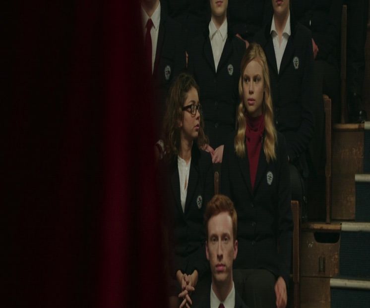 — ❞Nu mă atrage alcoolul. Și era vorba de aglomerație, la bal a fost atâta lume.❞ Pufnesc - epis x 02 - can you keep it?