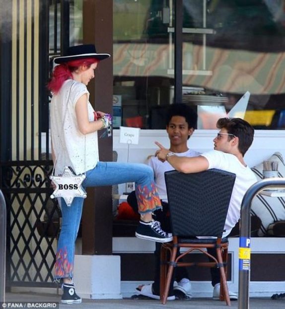 large (6) - bella thorne