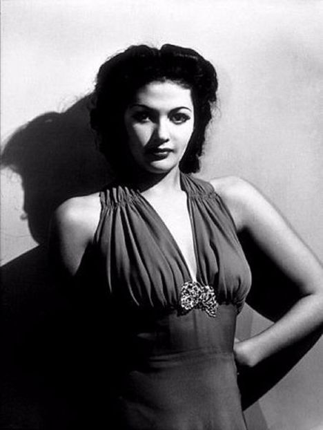 5yws05drc5i33ir - Yvonne de Carlo