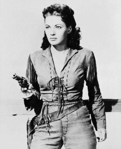 0l83f52y5eelf320 - Yvonne de Carlo