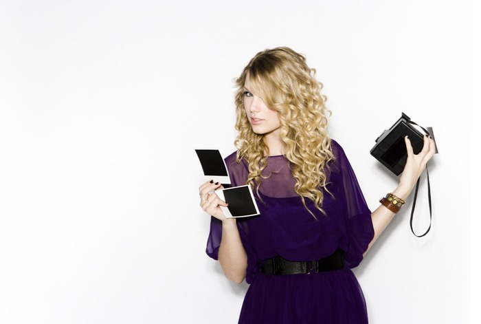 LPYGQYECVRUKCDDDSGP - taylor swift sedinta foto4