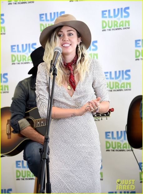 miley-cyrus-z100-elvis-duran-malibu-16 - miley cyrus