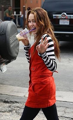 2330969349_86ce86113b - Miley Cyrus 2