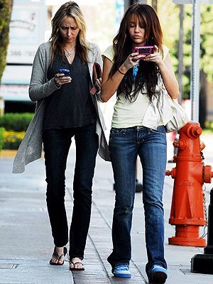 miley_cyrus1300 - Hannah and Miley