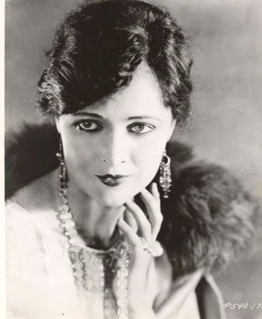 Jacqueline Logan (1) - Silver Screen Actresses