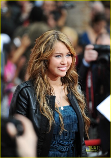 miley-cyrus-hm-premiere-05 - Hannah and Miley