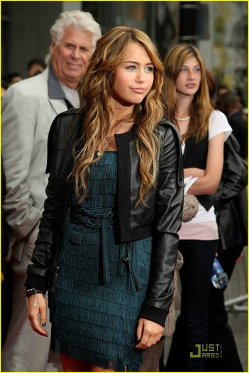 miley-cyrus-hm-premiere-09 - Hannah and Miley