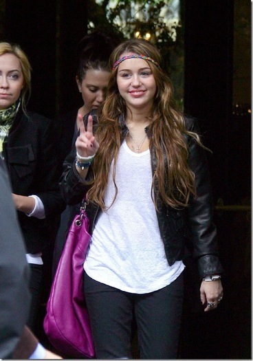 10248703_JBZMCHGQJ - Miley Cyrus PEACE