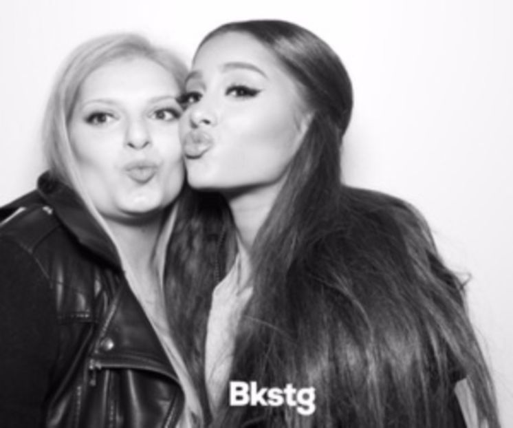 superthumb (8) - ariana - an