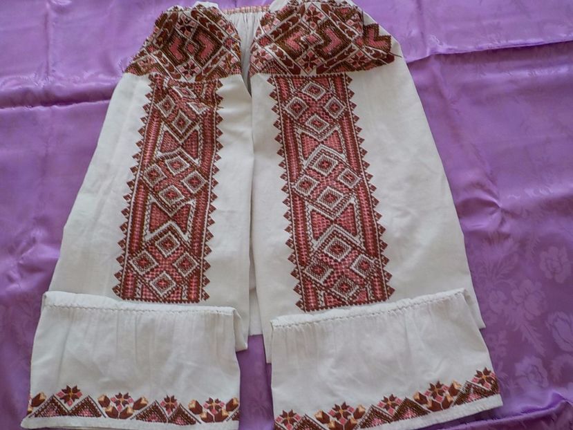  - colectie proprie de costume traditionale