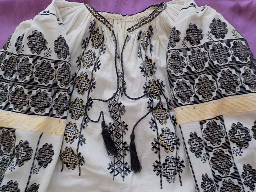  - colectie proprie de costume traditionale