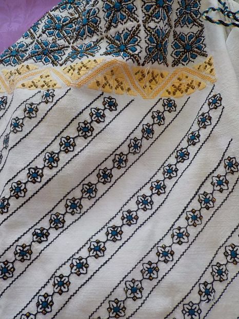  - colectie proprie de costume traditionale