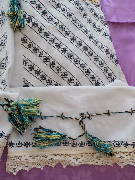  - colectie proprie de costume traditionale