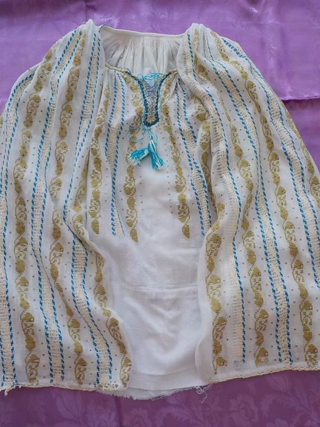  - colectie proprie de costume traditionale