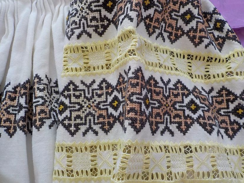  - colectie proprie de costume traditionale