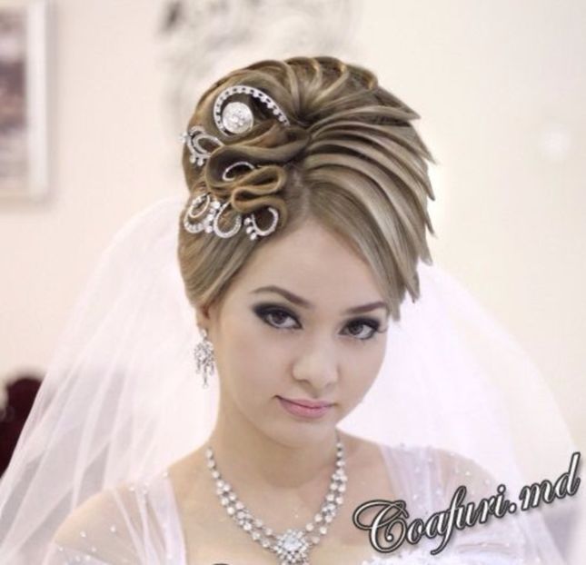 9 - E-alege o coafura de mireasa