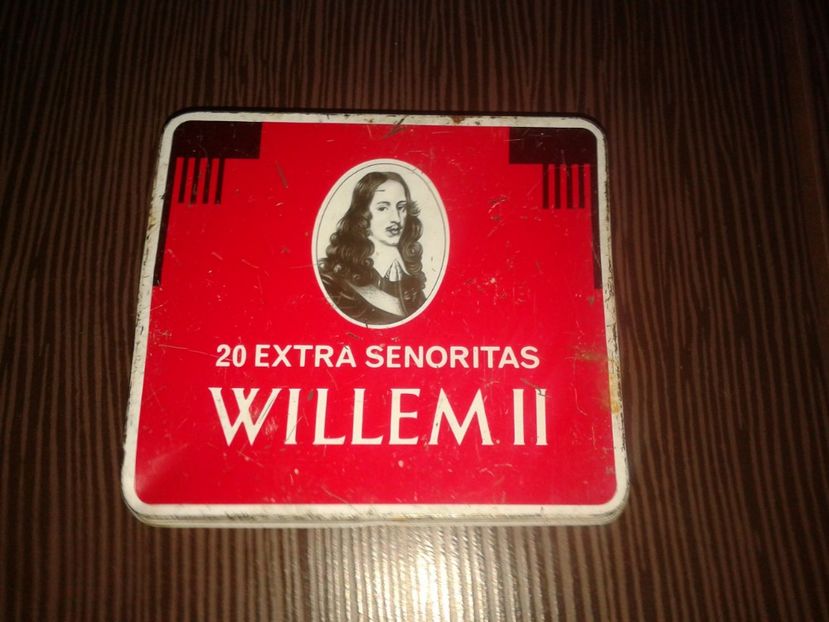 Fotografie0959 - COLECTIE CUTII TUTUN SI TABACHERE VECHI