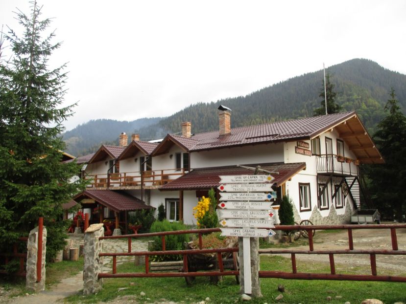  - 2017 -Obarsia Lotrului - a doua zi - traseul cu Refugiul Agatat