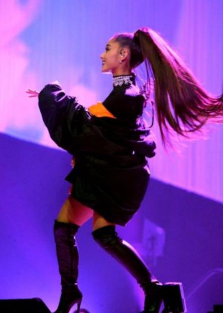 Ariana-Grande--Dangerous-Woman-Tour-2017--29-300x420 - Ariana Grande