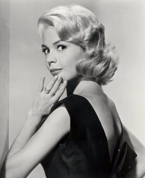 sandra dee - Silver Screen Actresses