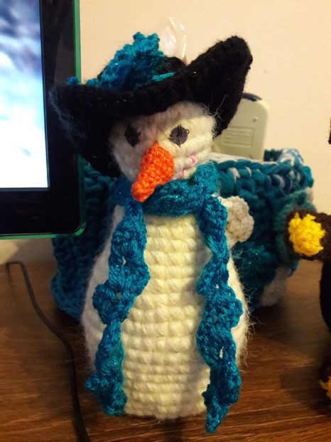  - Haine și jucării lucrate manual