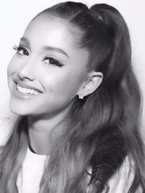  - Ariana Grande cute photos
