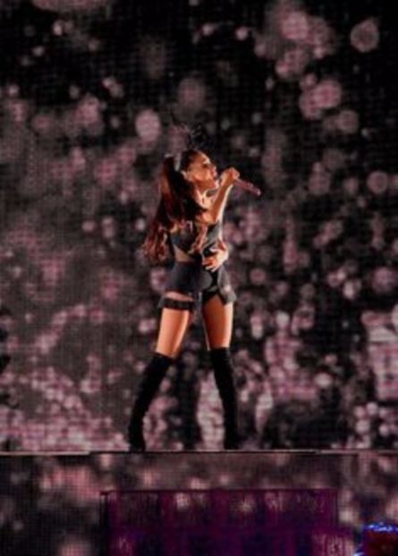  - Ariana Grande cute photos