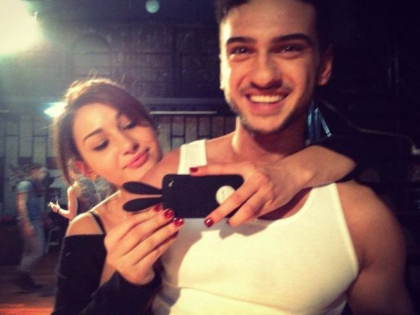 alina-eremia-tinuta-din-scurt-de-dorian-popa-ce-a-dezvaluit-tanara-artista-ca-se-intampla-in-pauzele - poze care imi vor trebui 05