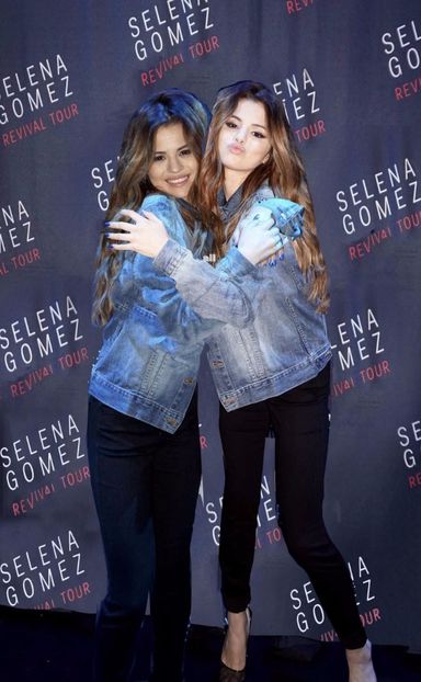 - a selena twins - ps manip
