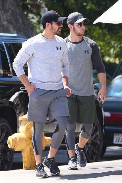 large (5) - nick jonas