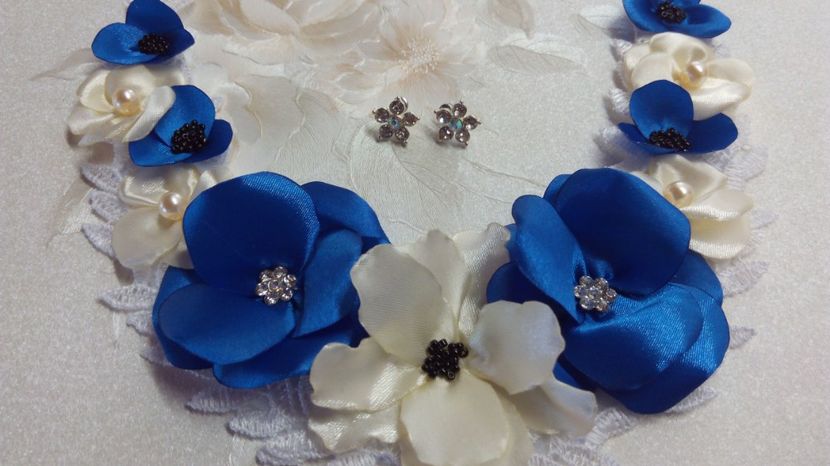  - Coliere cu flori textile