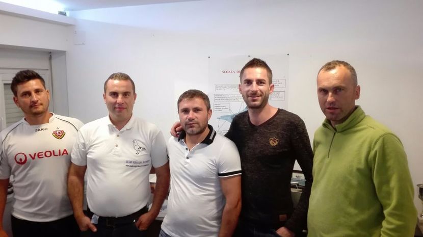 Nu mor caii ,cand vor cainii! - Sedinte si intalniri- VRDF