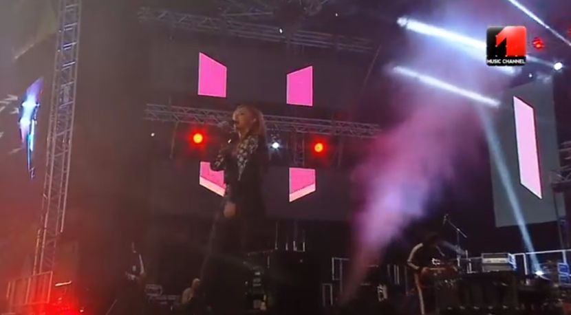 bandicam 2017-09-17 23-17-23-326 - 01 ae - pmv - 4