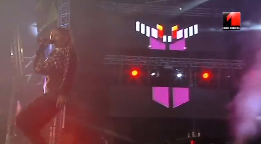 bandicam 2017-09-17 23-17-24-508 - 01 ae - pmv - 4