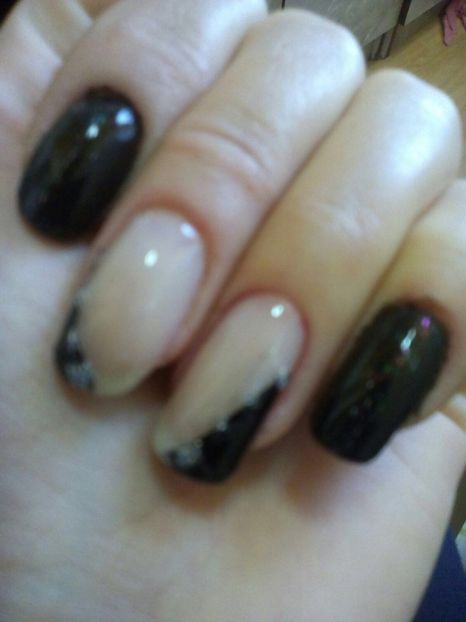  - 2 Pictura pe unghii