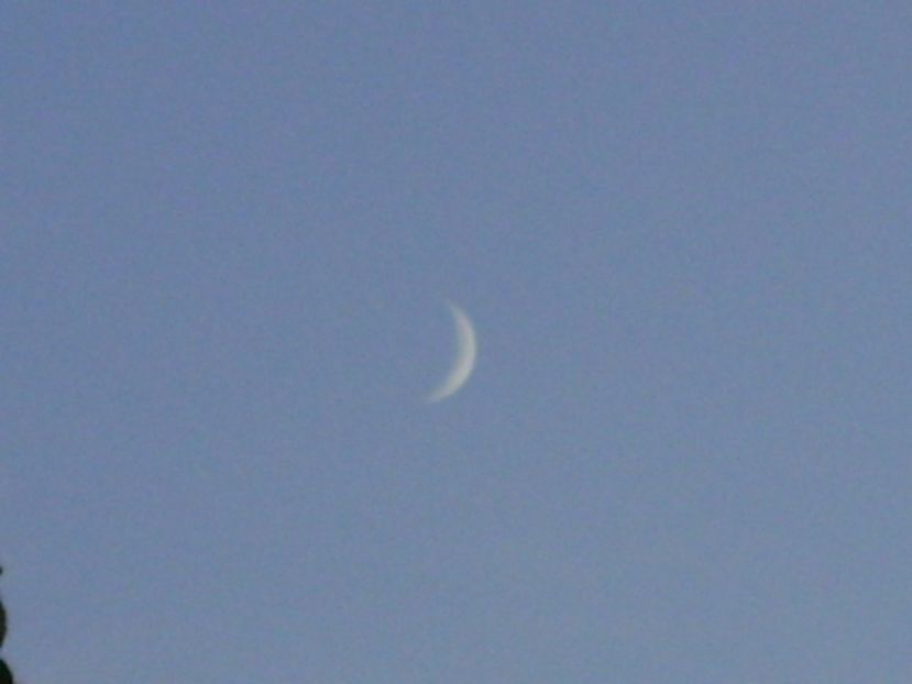 Luna Noua in Scorpion - Luna - Soarele si norii - 1