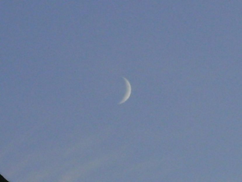 Luna Noua in Scorpion - Luna - Soarele si norii - 1