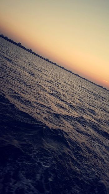 Snapchat-807150900 - 2017 08 08 TEL VLAD CO MARE