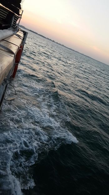 Snapchat-1465338771 - 2017 08 08 TEL VLAD CO MARE