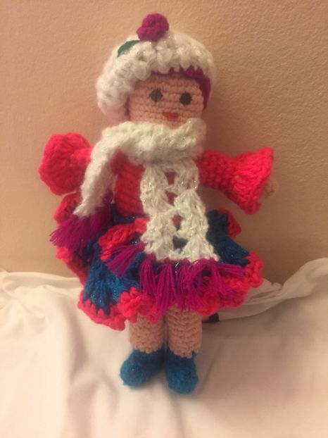  - Haine și jucării lucrate manual