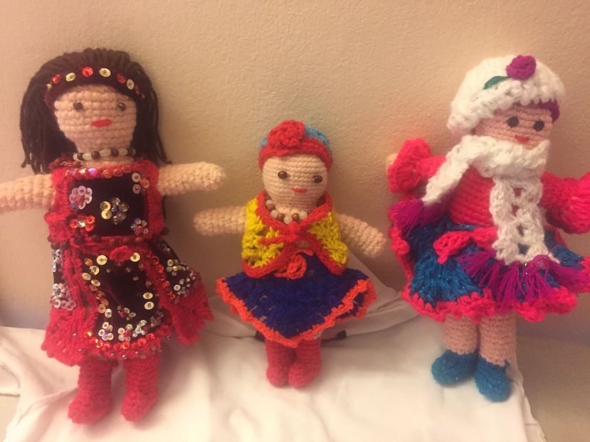  - Haine și jucării lucrate manual