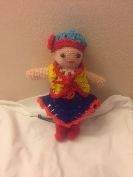  - Haine și jucării lucrate manual