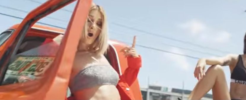 bandicam 2017-09-26 18-59-35-985 - A - Out of my mind