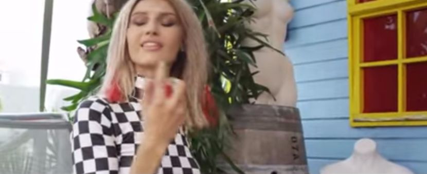 bandicam 2017-09-26 19-01-27-506 - A - Out of my mind