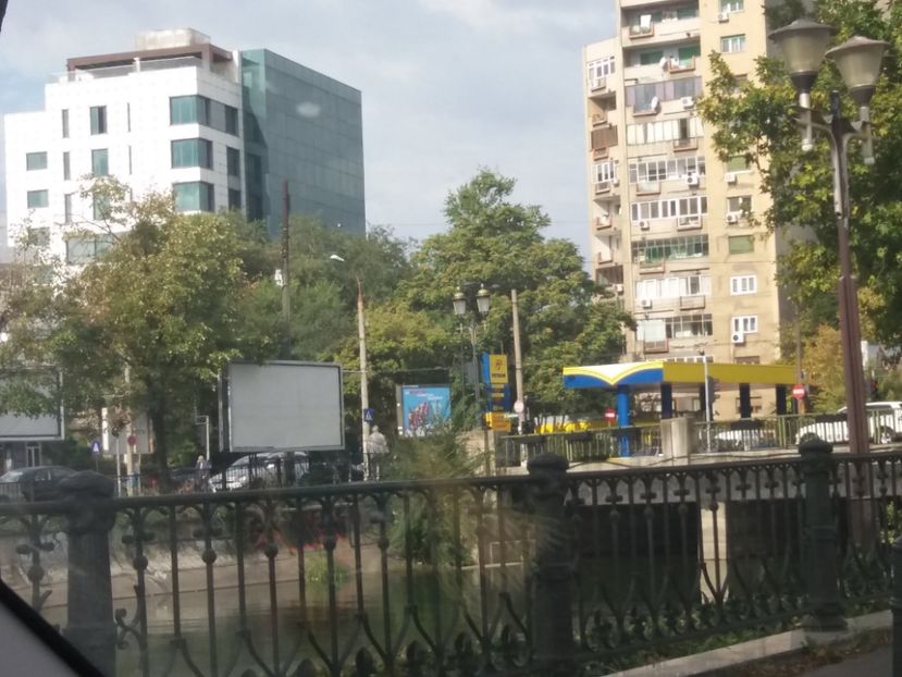  - Bucureşti din maşină
