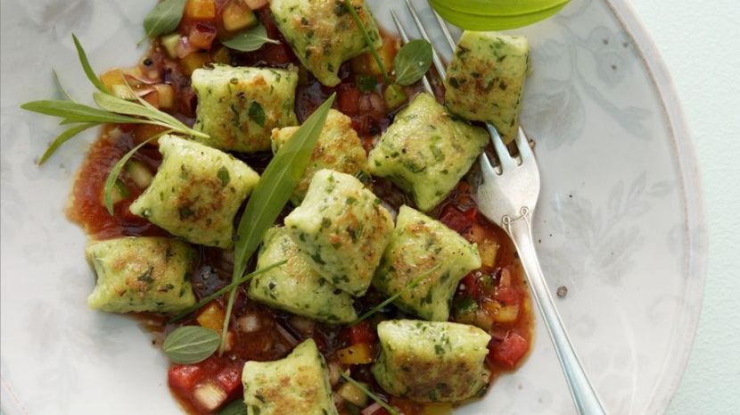 Perne de ierburi in sos de legume - Retete gustoase